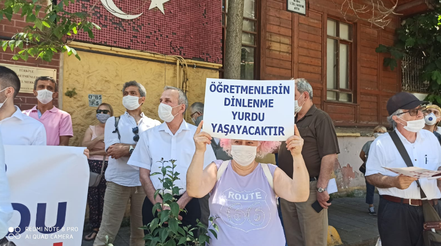 Öğretmenler böyle kapıya konuldu - Resim : 1