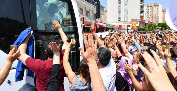 İmamoğlu, fabrikada işçilere söz verdi - Resim : 3