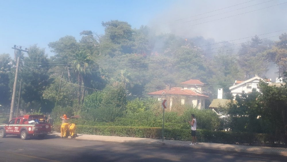 Marmaris'te orman yangını: Alevler okula ve otele sıçradı - Resim : 4