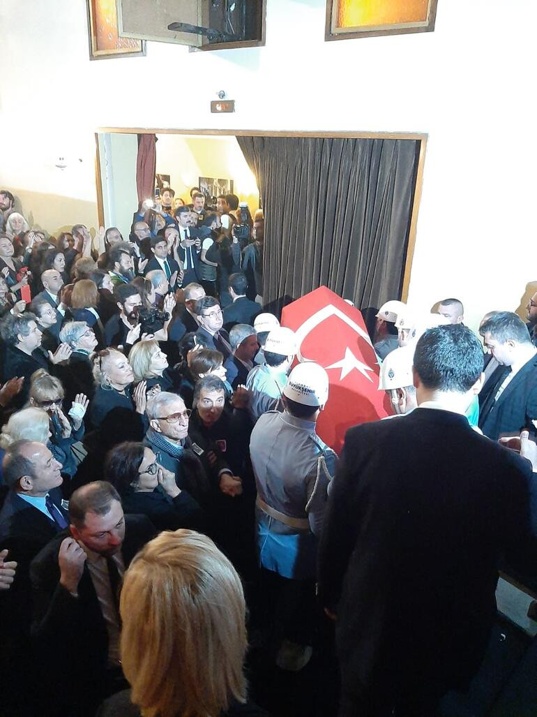 Yıldız Kenter için ‘Kenter’ tiyatrosunda tören düzenlendi - Resim : 1