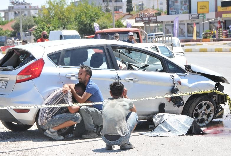 Küçük çocuk arabayı kaçırdı: 1 ölü, 1 yaralı - Resim : 1