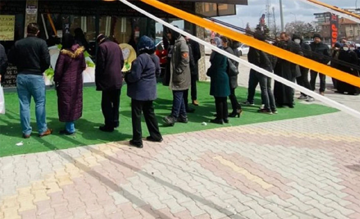 Konya'da 'açılışa özel' et kuyruğu - Resim : 1