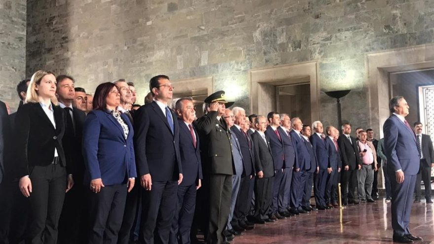 Ekrem İmamoğlu yine yeniden Anıtkabir’de - Resim : 2