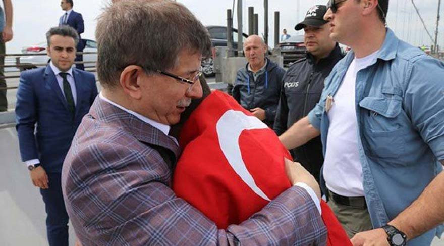 İntihar etmek isteyen AKP'li genci Ahmet Davutoğlu ikna etti - Resim : 3