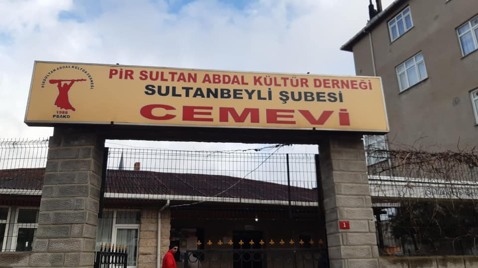 Cemevine çirkin saldırı - Resim : 3