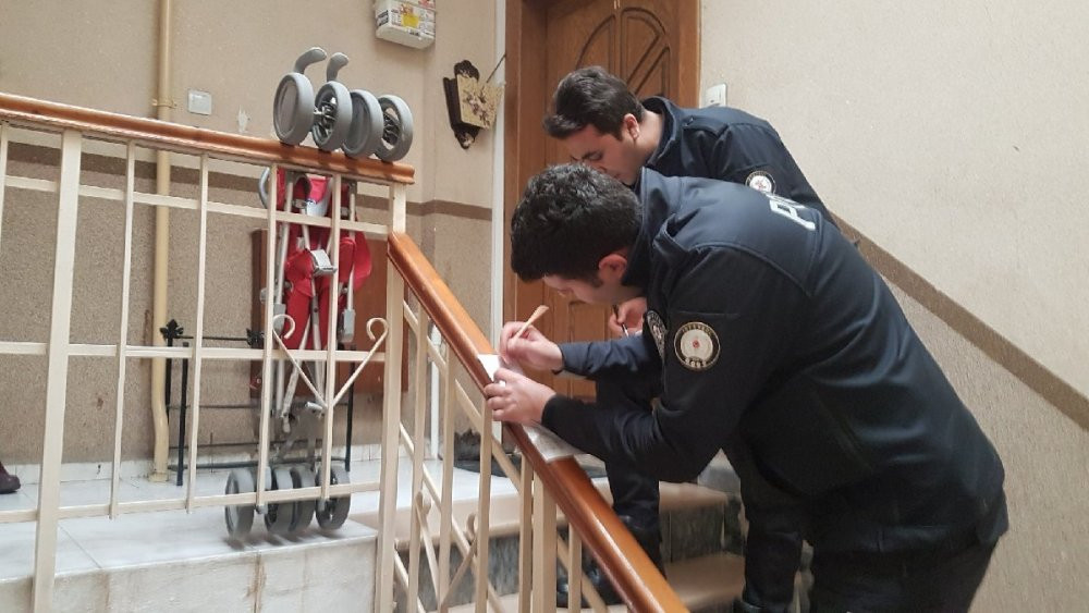 'Büyükçekmece'de sivil polis evlere seçmen baskını yapıyor' - Resim : 4