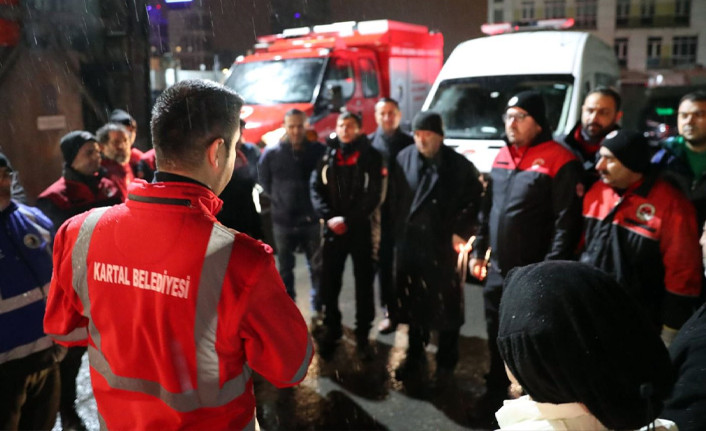 Arama - kurtarma ekipleri, deprem çalışmalarına katılmak üzere yola çıktı - Resim : 1