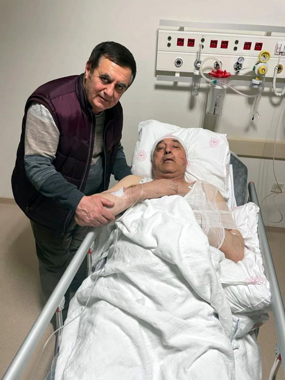 CHP'li belediye başkanı kaza geçirdi: 4 yaralı - Resim : 2