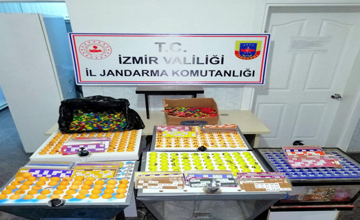 İzmir'de 'kumar' operasyonu: 47 kişiye 85 bin lira ceza - Resim : 4