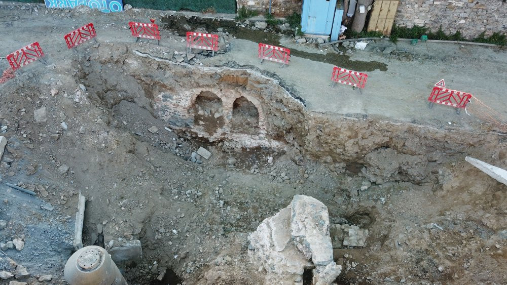 Ortaköy'deki İSKİ çalışmasında tarihi kalıntılar bulundu - Resim : 1