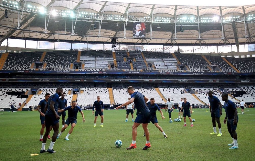 Ekrem İmamoğlu dev maçtan önce Liverpool ile Chelsea'yi ağırladı - Resim : 2