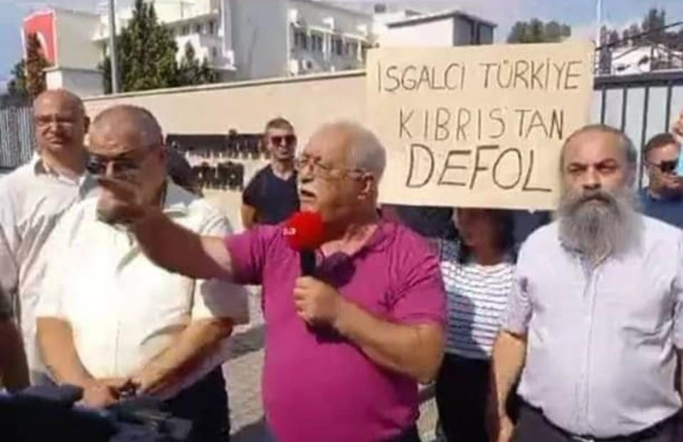 Rauf Denktaş'ın danışmanı isyan etti - Resim : 1