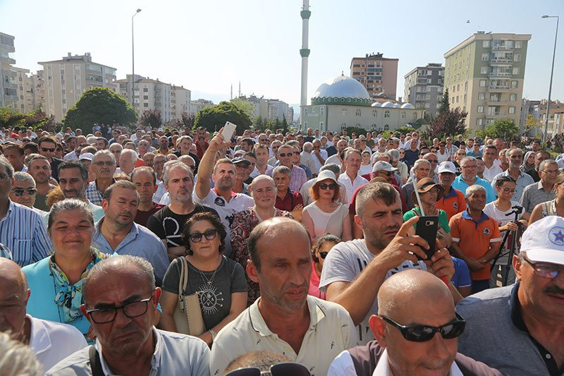 Araçları haczedilen belediye başkanına halk sahip çıktı - Resim : 2