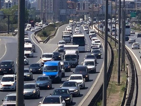 İstanbul’da bayram tatili trafiği başladı - Resim : 3