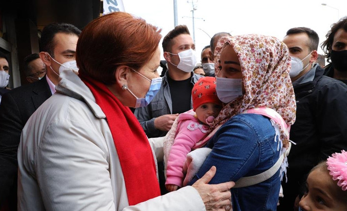 Meral Akşener, Yüksekova’da halay çekti - Resim : 2