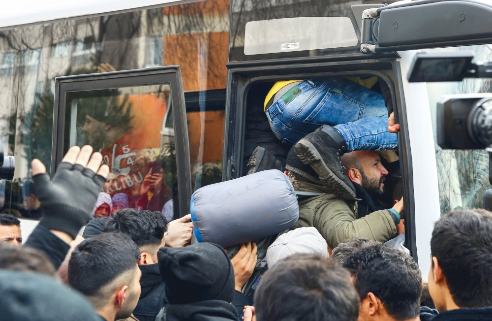 Türkiye'den Avrupa'ya gitmek isteyen mülteciler son birkaç günde neler yaşadı? - Resim : 1