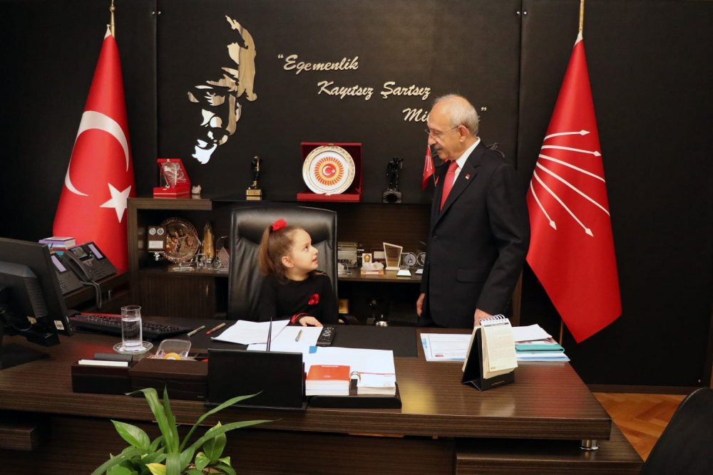 Kılıçdaroğlu koltuğunu şehit çocuğuna devretti - Resim : 3