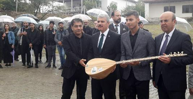 'Bozkırın Tezenesi' mezarı başında anıldı - Resim : 1