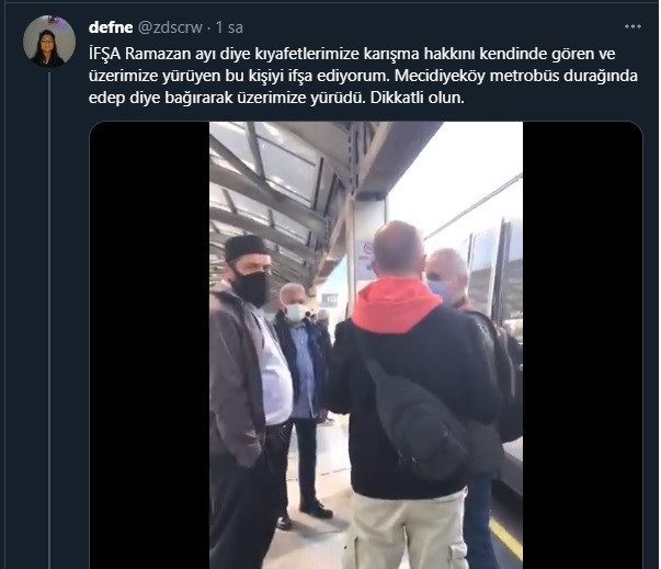 Metrobüs durağında genç kızlara, 'edep edep, çıplak gezmeyin' diyerek taciz - Resim : 1