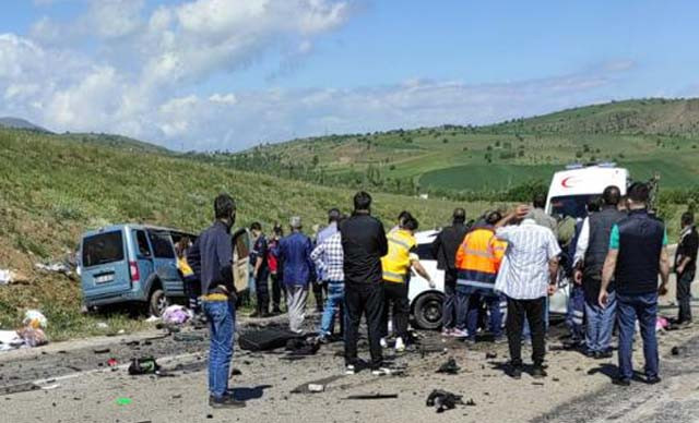 Sivas'ta katliam gibi kaza: 9 ölü - Resim : 1