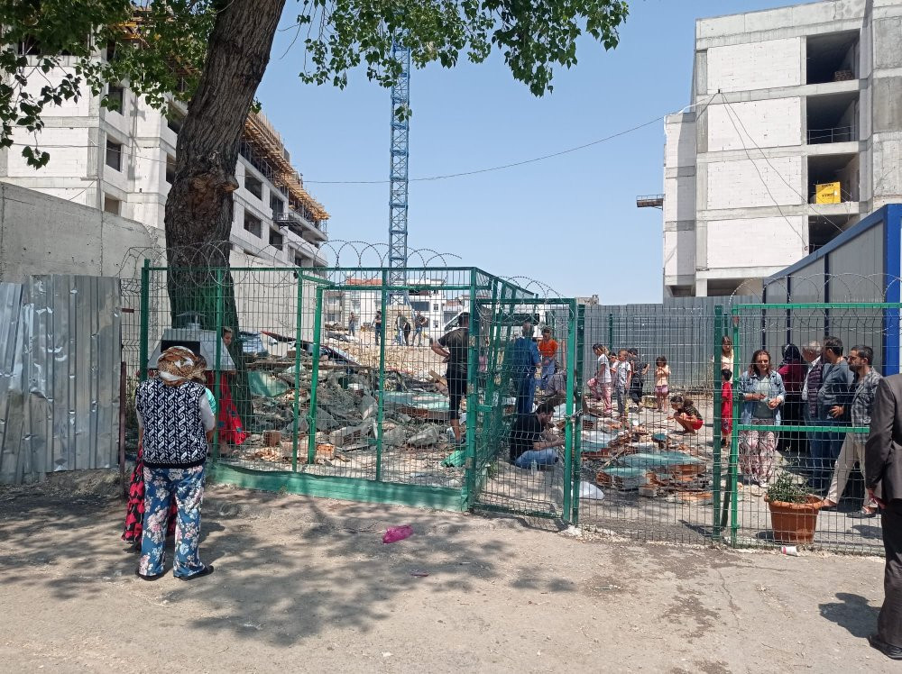 AKP’li belediye, Aleviler için önemli olan Ana Meryem Türbesi’ni yıktı - Resim : 3