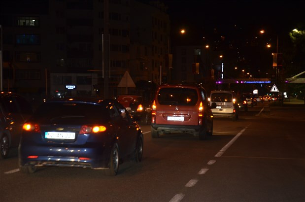 Kısıtlamaya rağmen Türkiye'nin birçok ilinde İsrail protestosu düzenlendi: Araçlarla konvoy yapıldı - Resim : 4