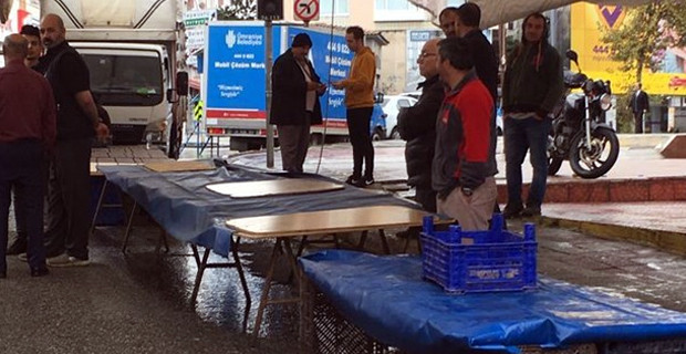 AKP'yi protesto için tezgahı boş açtılar! - Resim : 1