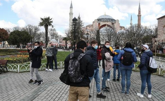 Sultanahmet'te turist yoğunluğu: Sosyal mesafeyi hiçe saydılar - Resim : 2