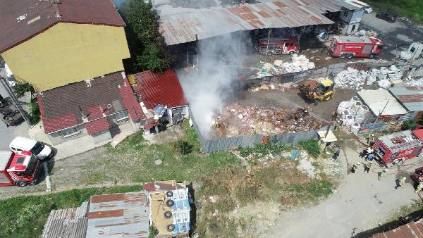 Sultangazi’de geri dönüşüm deposunda yangın - Resim : 2