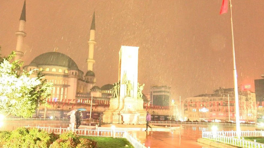 İstanbul'da kar başladı - Resim : 1