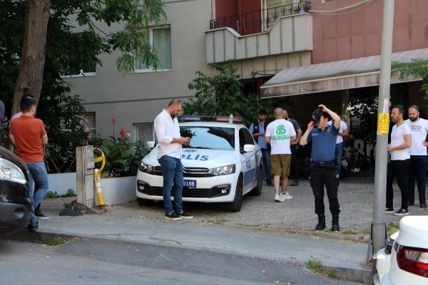 İstanbul'da korkunç manzara: Bir evde 3 kişi ölü bulundu - Resim : 2