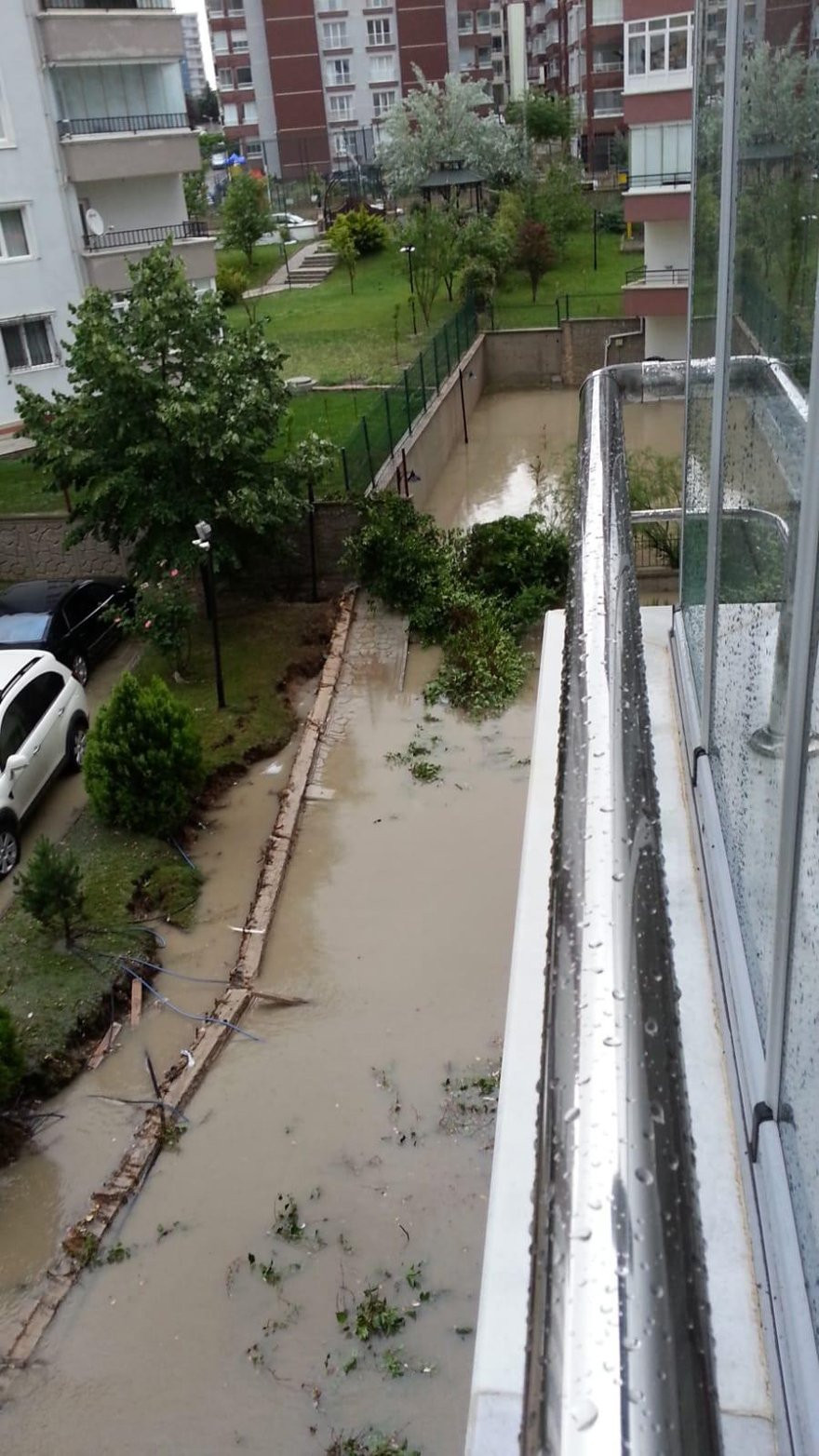 Başkentte sel felaketi: 3 kişi hayatını kaybetti - Resim : 6