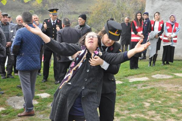 Şehit babası acı haberi ayakkabı boyarken öğrendi - Resim : 2