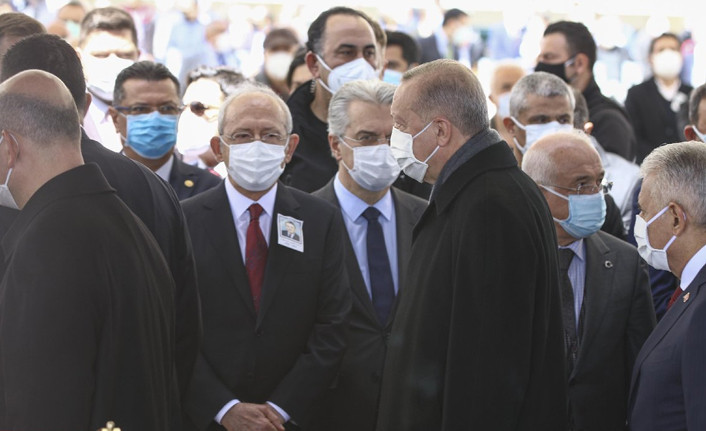 Yıldırım Akbulut son yolculuğuna uğurlandı - Resim : 1