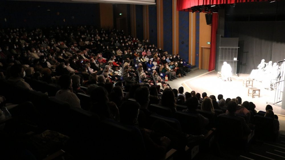 'Adalet, Sizsiniz' oyunu Bodrum'u salladı - Resim : 1