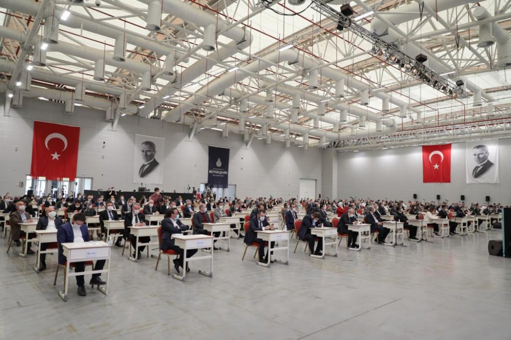 İBB'nin hizmetlerine AKP'li &uuml;yelerden tırpan - Resim : 2