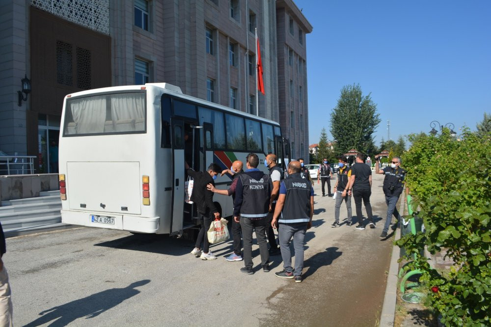 Özel Harekat destekli uyuşturucu operasyonuna 13 tutuklama - Resim : 1