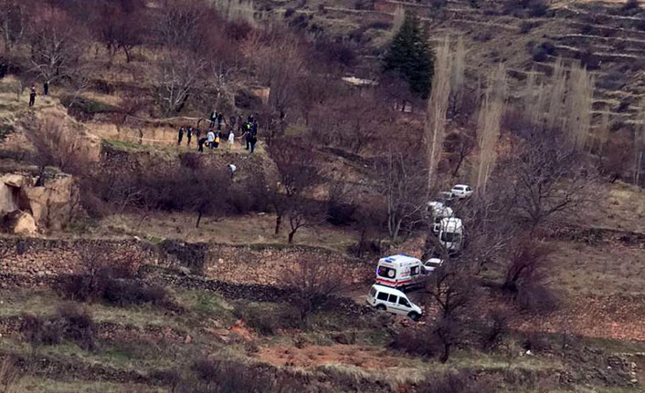 Arkadaşını öldürüp gömen zanlı, yakalanacağını anlayınca intihar etti - Resim : 1