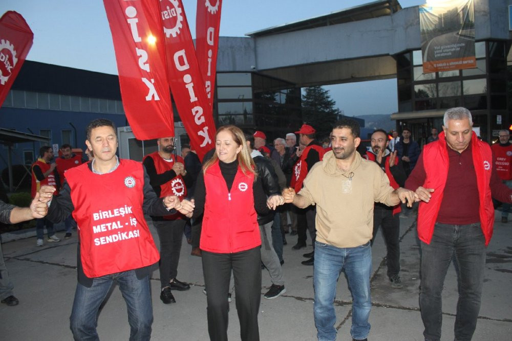Erdoğan'ın yasakladığı greve destek büyüyor - Resim : 1