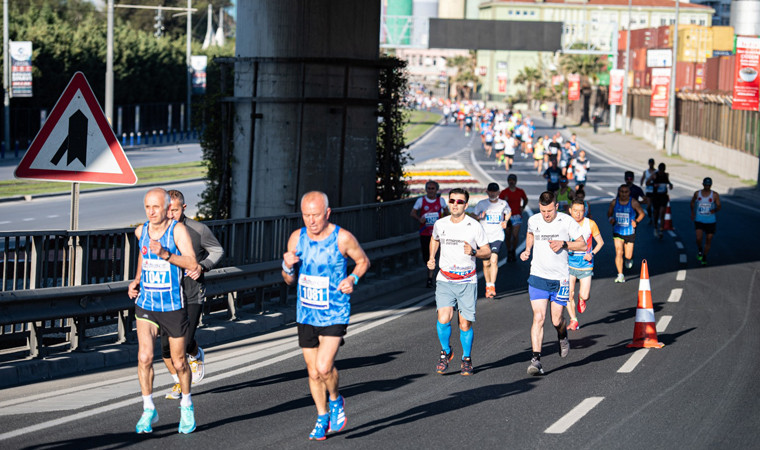 Maraton İzmir tarihe geçti: Türkiye’deki en iyi derece elde edildi - Resim : 3