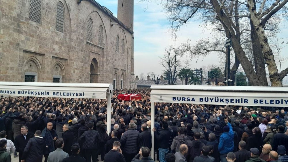 Sokak ortasında infaz edilen Ülkü Ocakları eski Genel Başkanı Sinan Ateş son yolculuğuna uğurlandı - Resim : 5