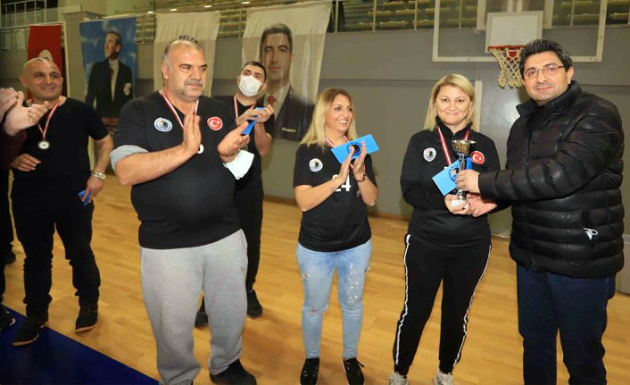 Voleybol turnuvasının şampiyonu Zabıta Müdürlüğü oldu - Resim : 1