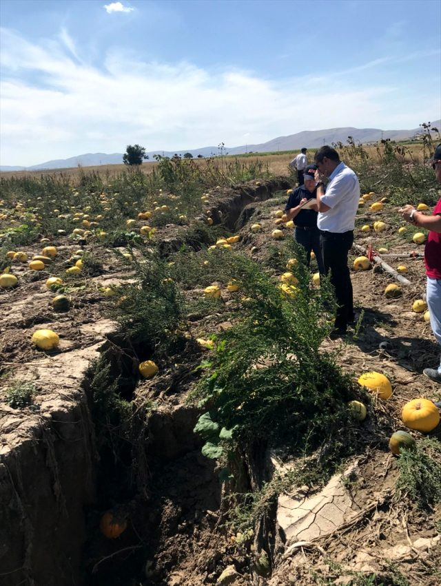 1 kilometre uzunluğunda 5 metre derinliğinde... - Resim : 1