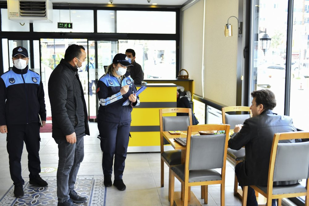 Esenyurt zabıtasından kafe ve restoranlara koronavir&uuml;s denetimi - Resim : 1
