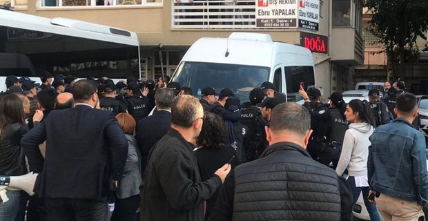 HDP'lilere polis müdahalesi: Yaralılar var - Resim : 1