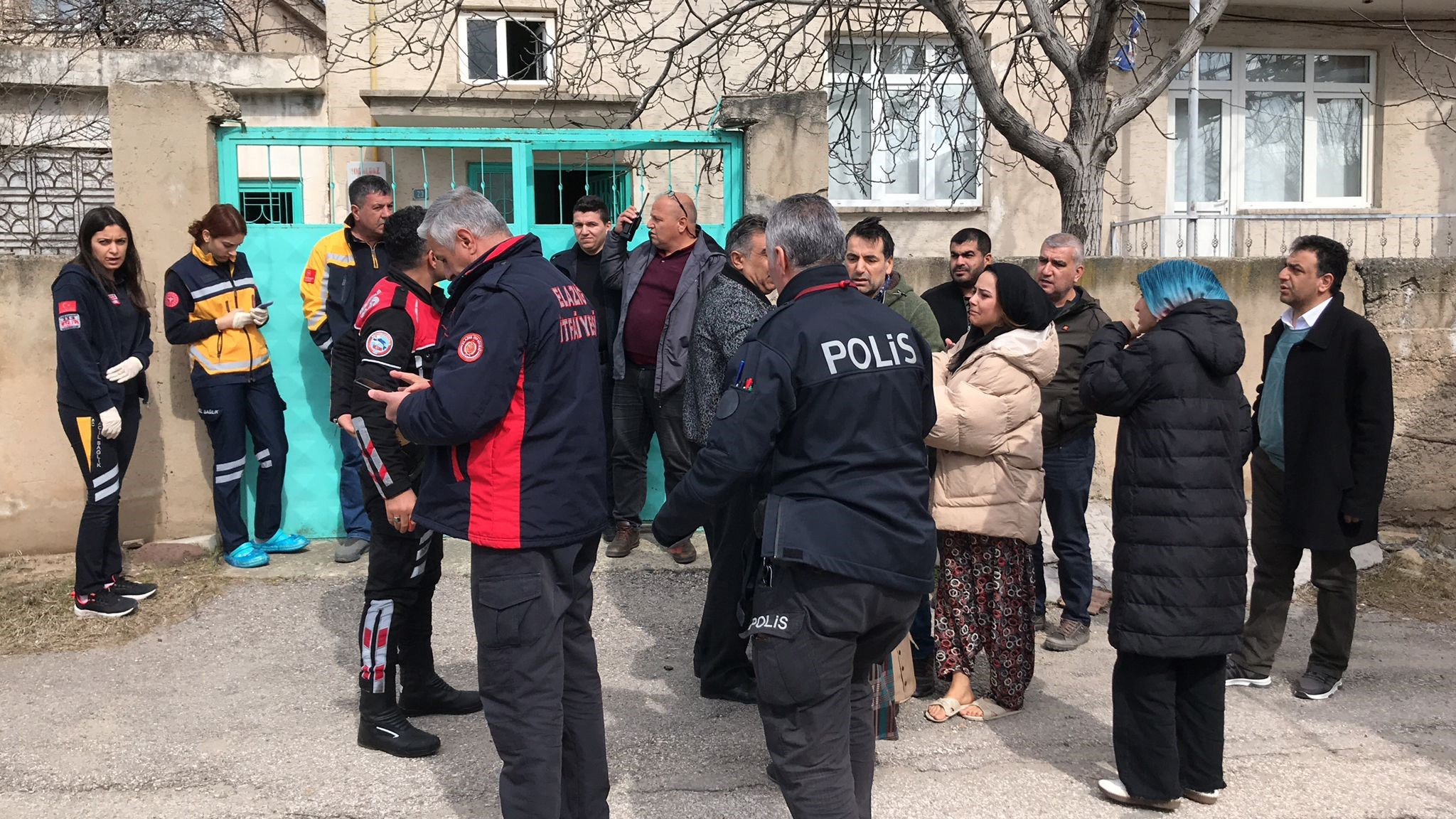 Elazığ'da şok olay: Bir evde 6 kişi ölü bulundu - Resim : 1