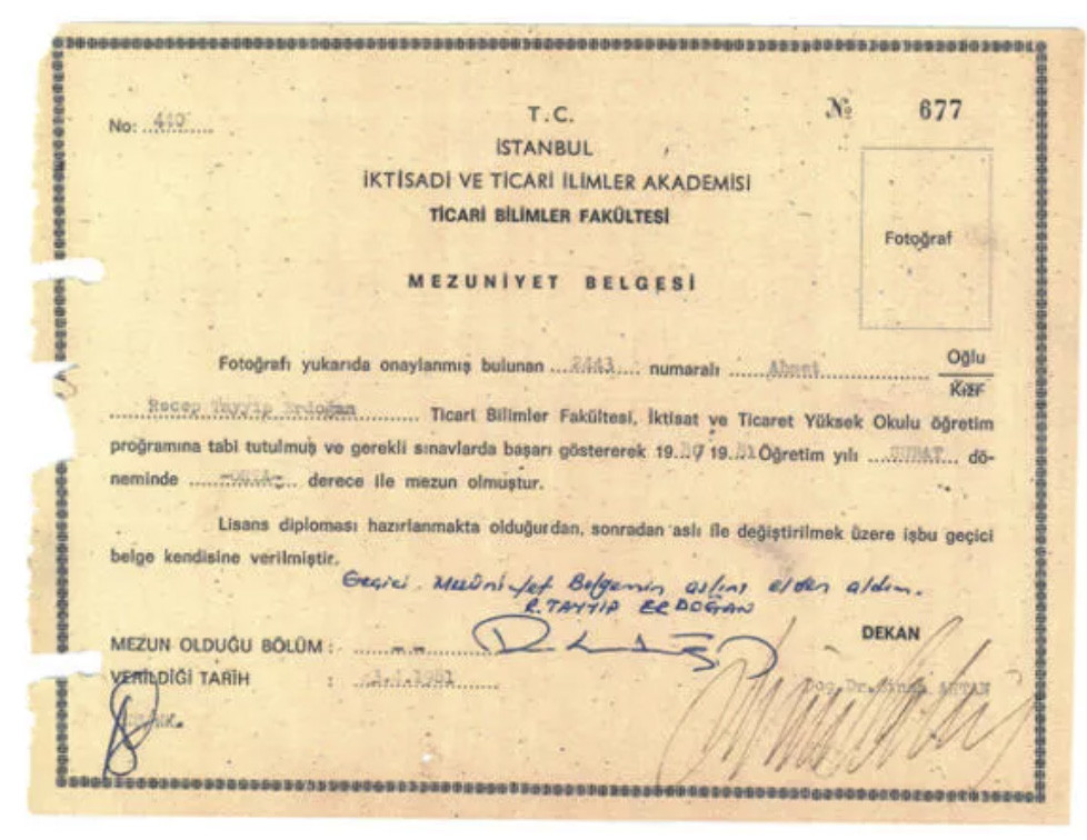 Hürriyet, Erdoğan'la ilgili mezuniyet belgeleri yayımladı - Resim : 2