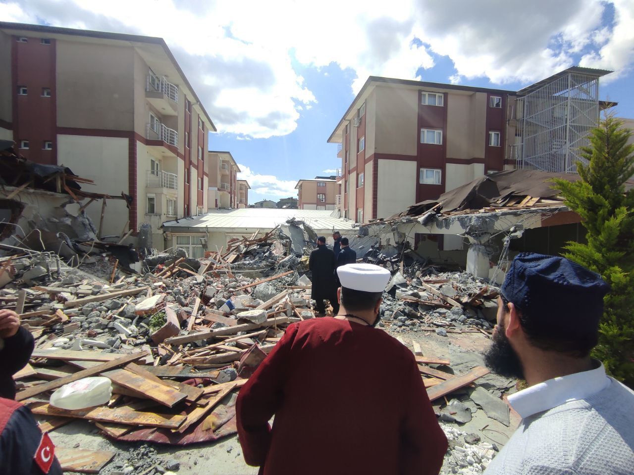 İBB ekipleri yıkım için Hiranur Vakfı’na geldi - Resim : 4