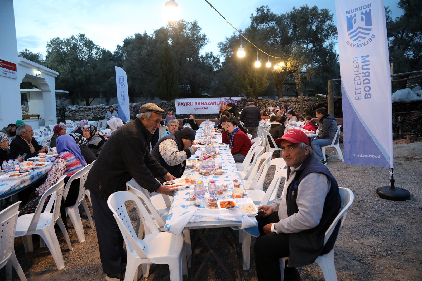 Belediye iftar programları devam ediyor - Resim : 2