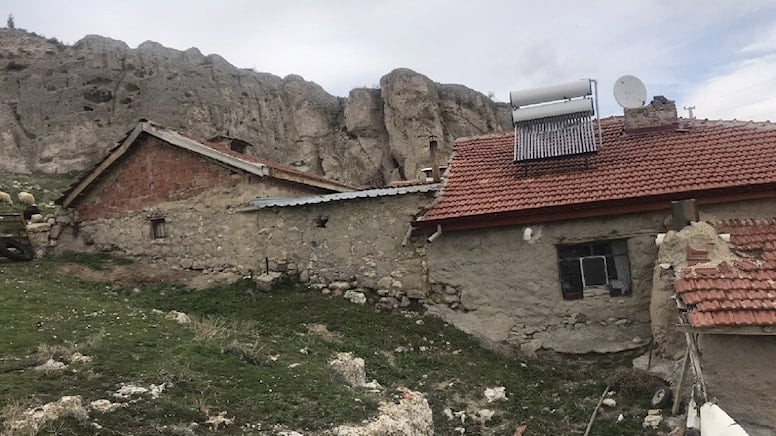 Kayalar yerleşim yerine düştü: Yurttaşlar isyan etti - Resim : 3